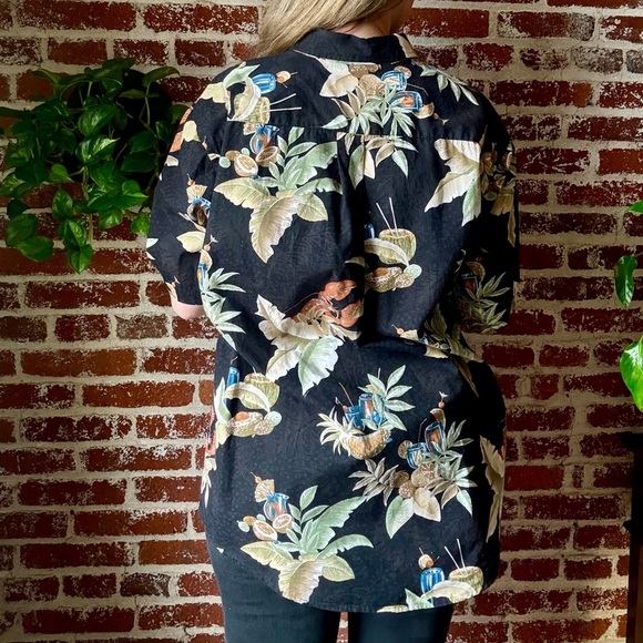 David Taylor Collection Hawaiian button down - Picture 5 of 8